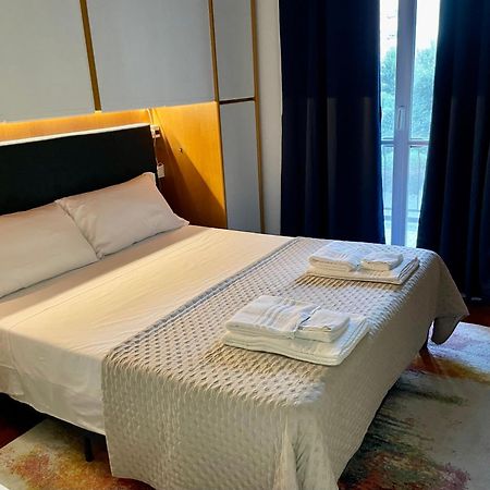 149 Borgo Ticino Suite Attico Di Lusso Con Terrazzo E Parking Privato Pavía Exterior foto