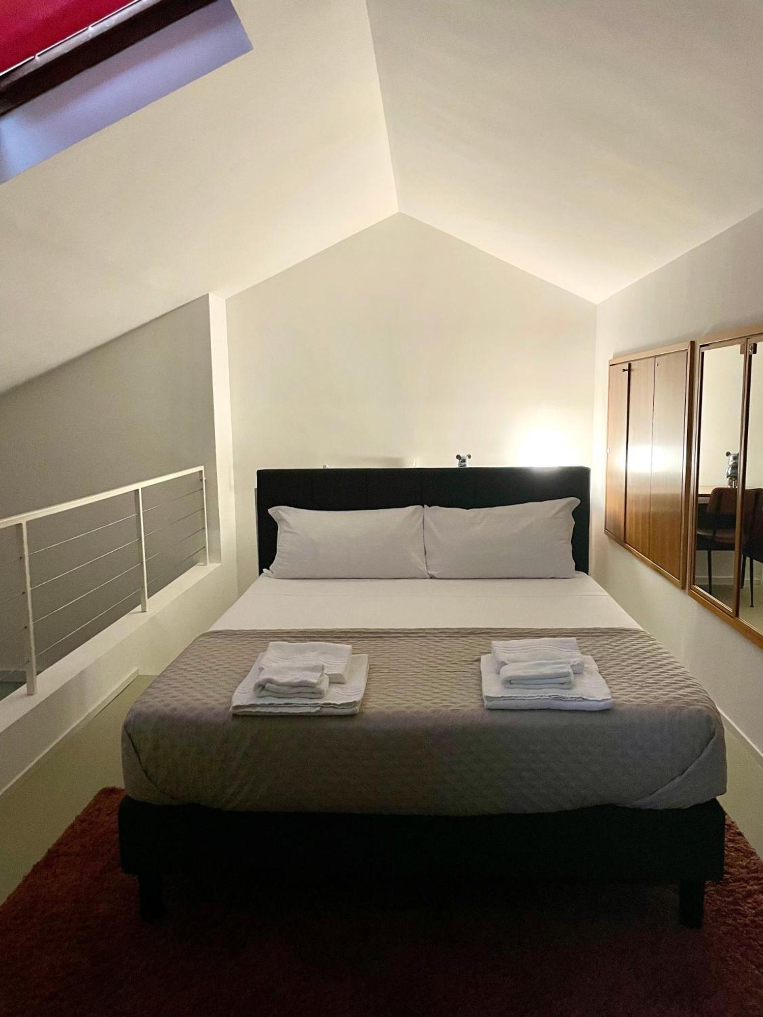 149 Borgo Ticino Suite Attico Di Lusso Con Terrazzo E Parking Privato Pavía Exterior foto